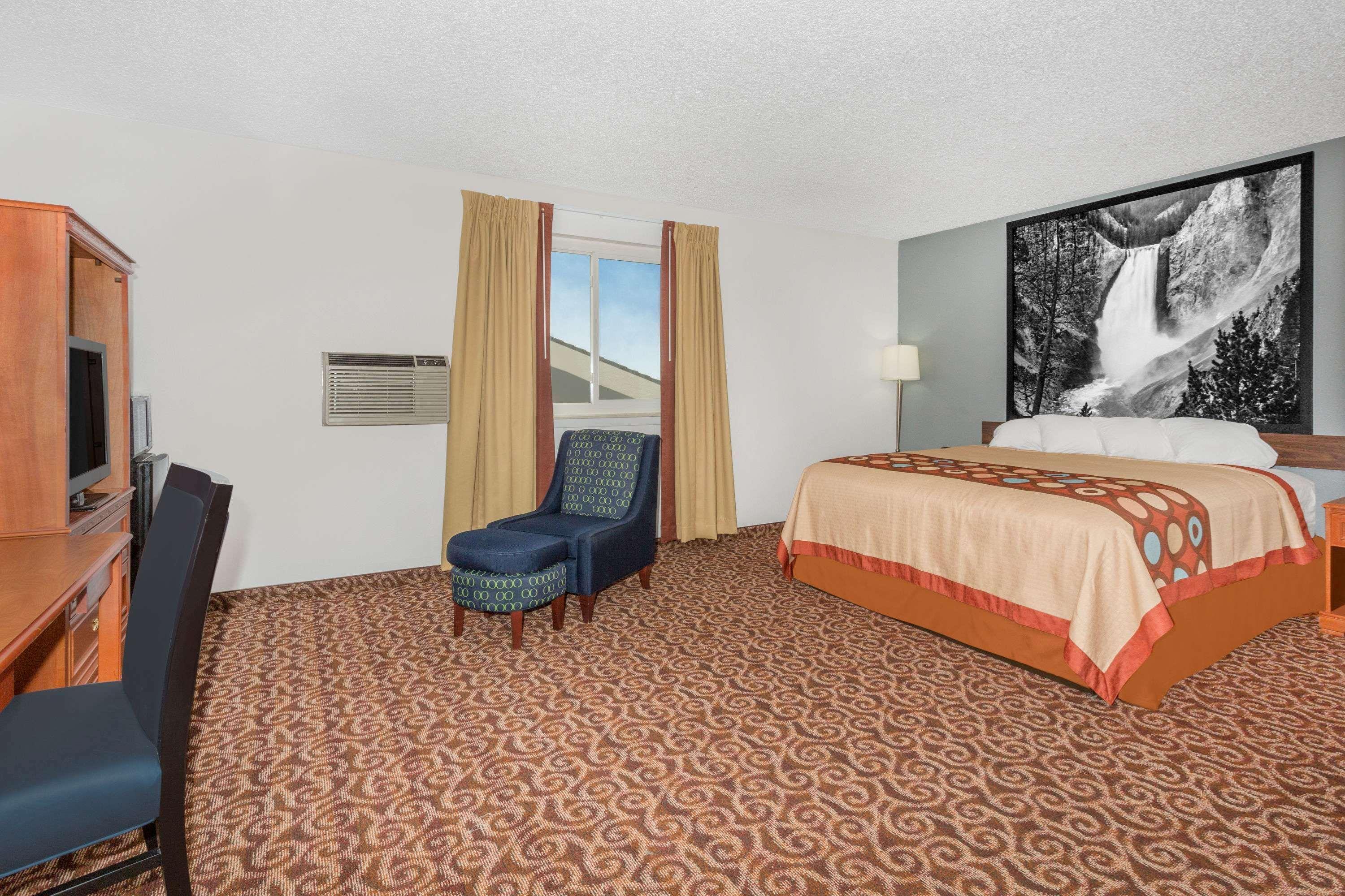 Super 8 By Wyndham Gillette Hotel Exterior foto
