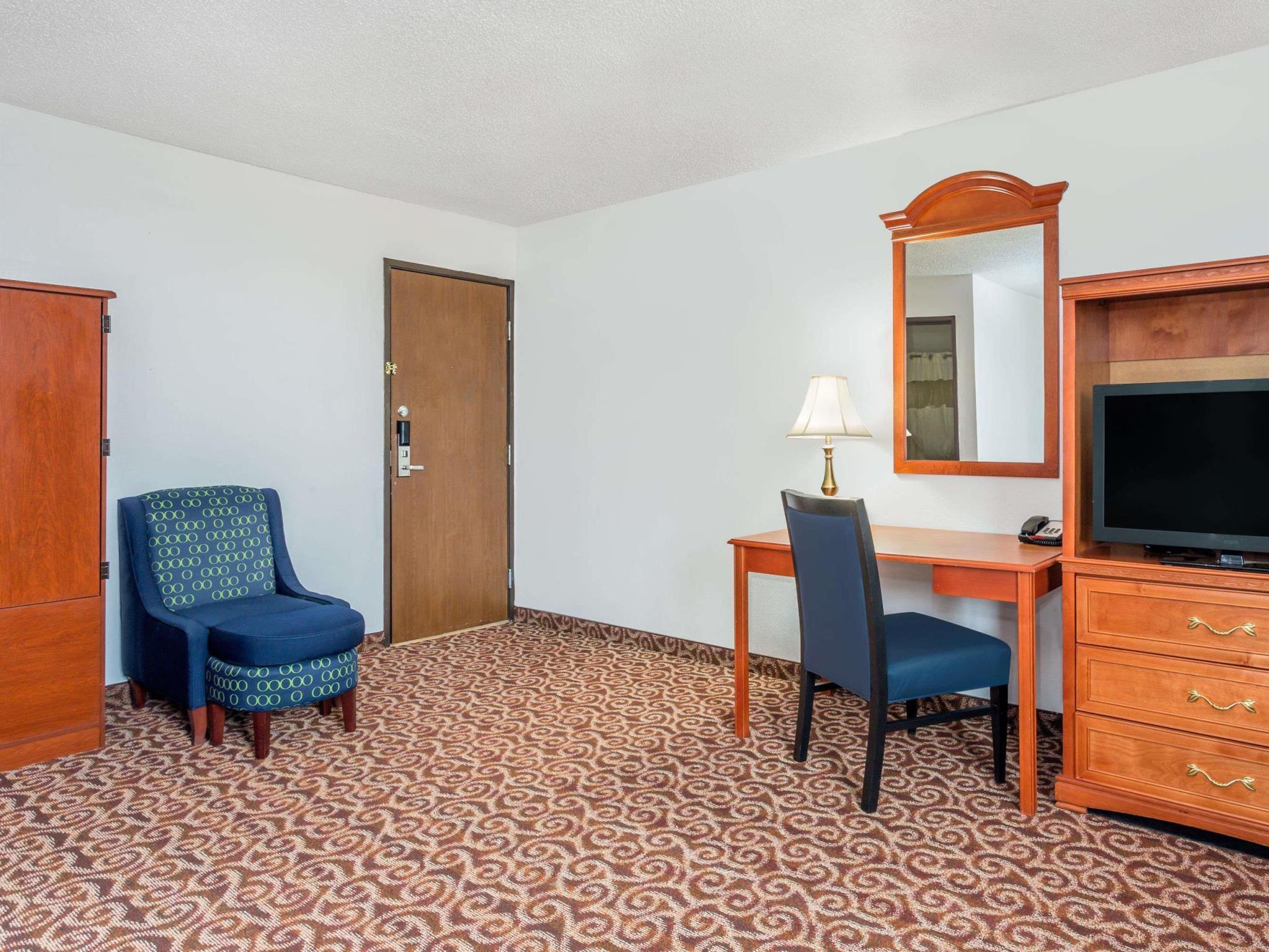 Super 8 By Wyndham Gillette Hotel Exterior foto