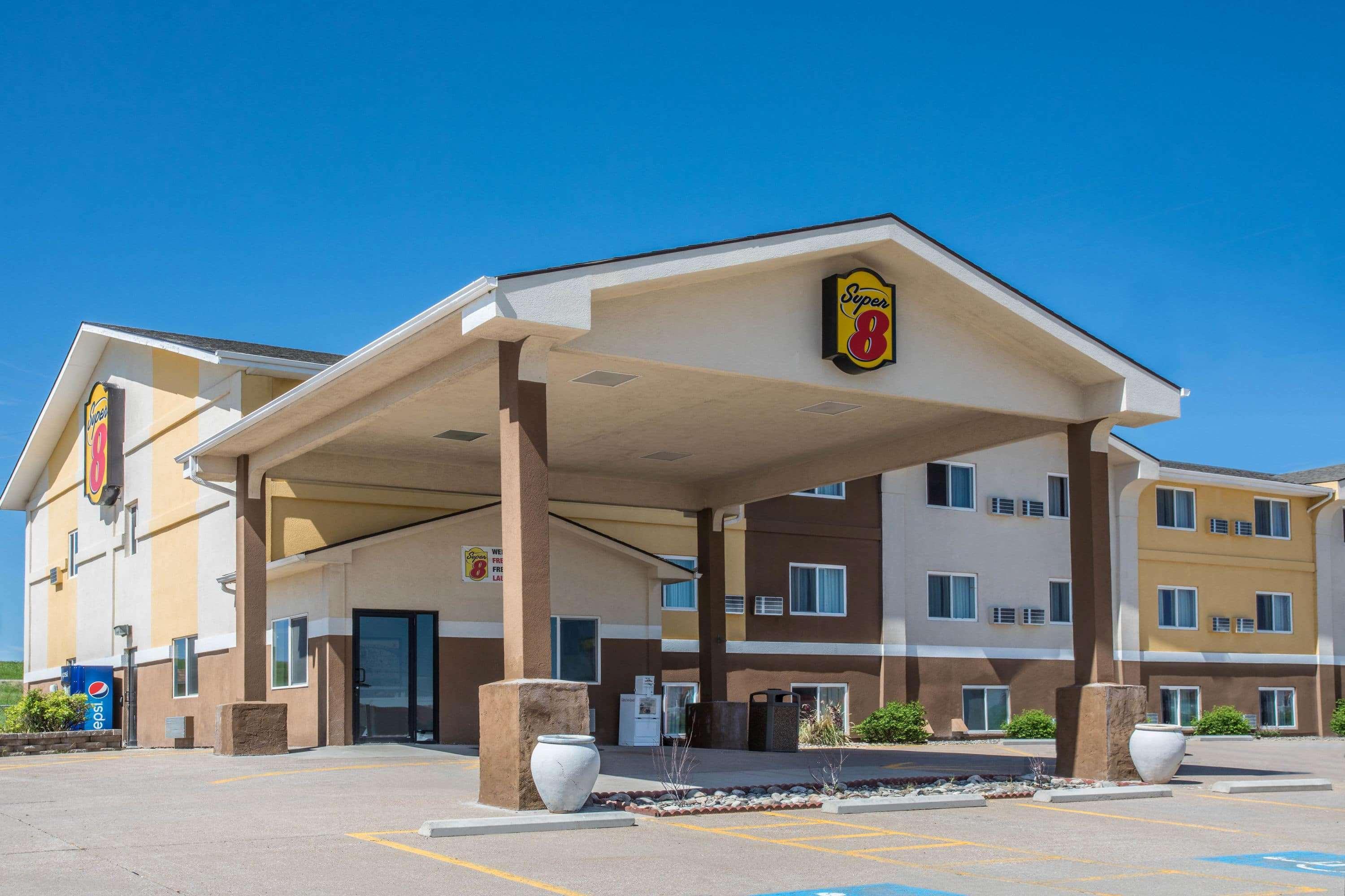 Super 8 By Wyndham Gillette Hotel Exterior foto