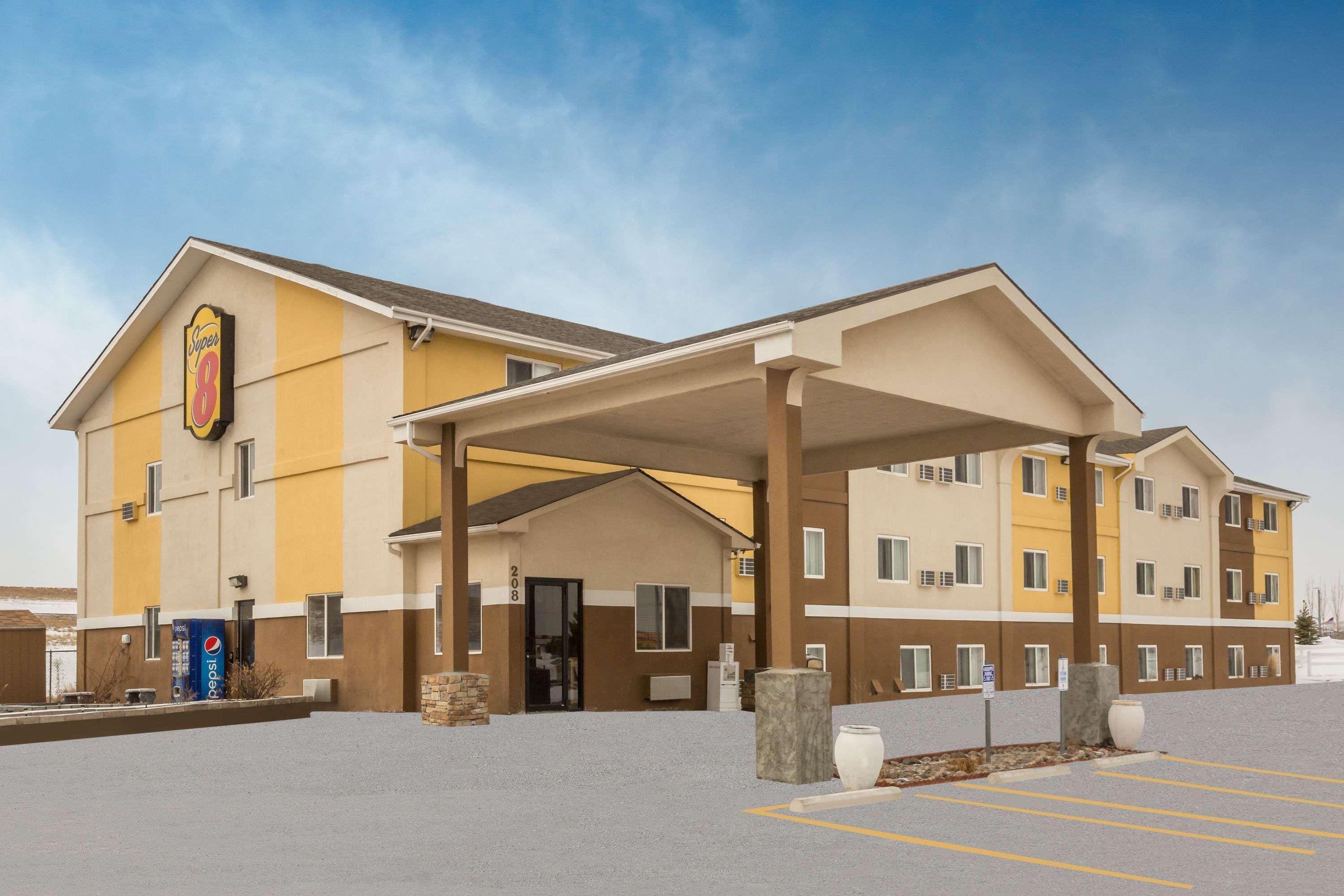 Super 8 By Wyndham Gillette Hotel Exterior foto