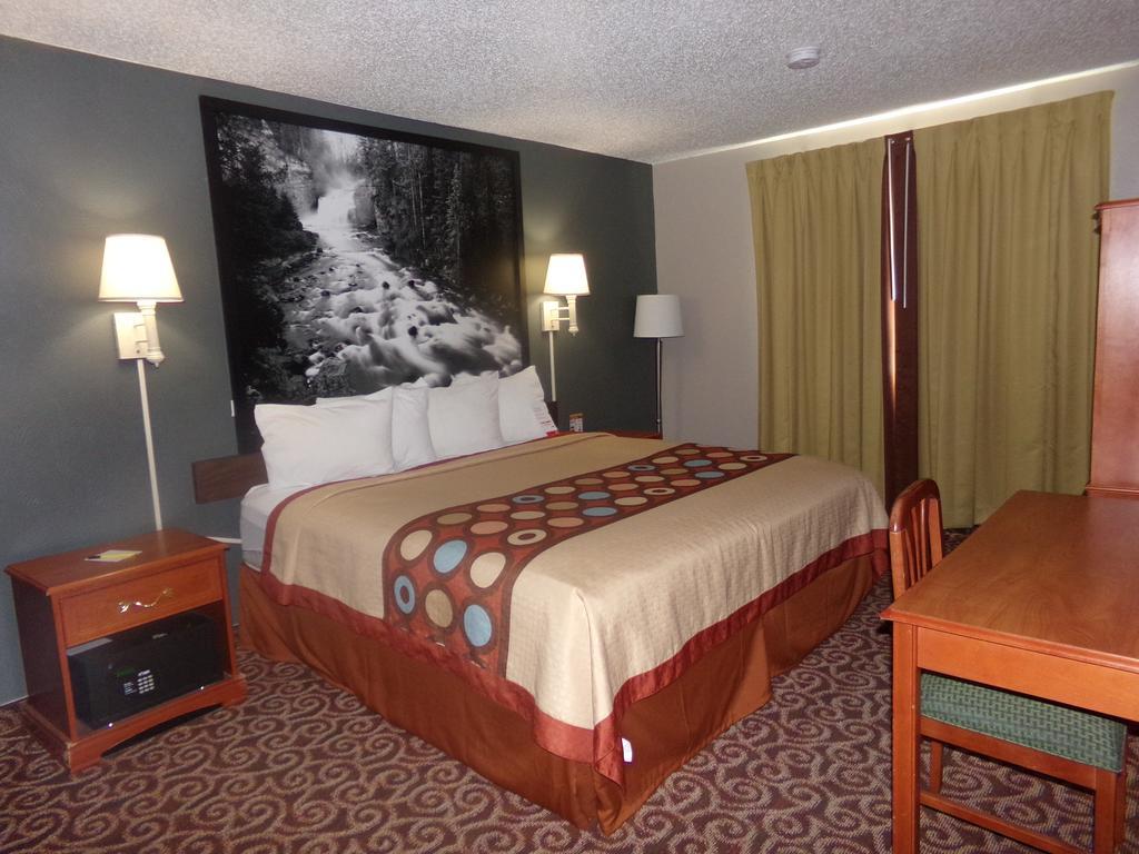 Super 8 By Wyndham Gillette Hotel Exterior foto